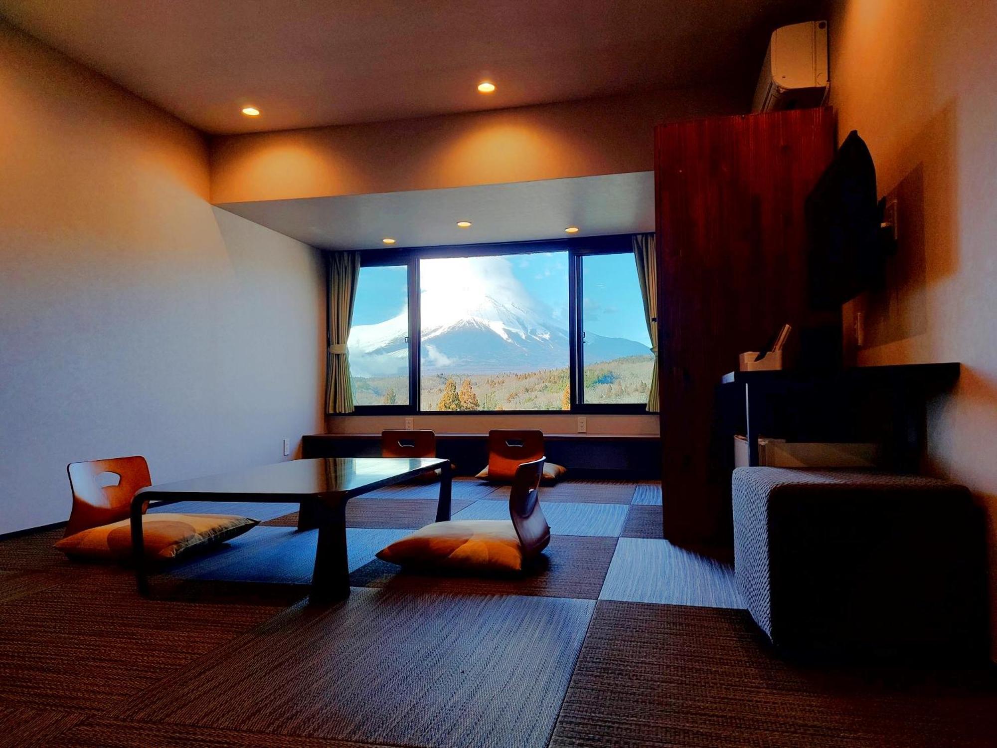 Rokumeikan Hills Yamanakako Bagian luar foto
